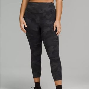 NWT Lululemon Base Pace HR Crop 23” in Camo Deep Coal Multi, Size 6